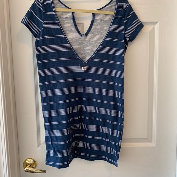 Billabong light weight t-shirt dress! - Picture 4 of 6